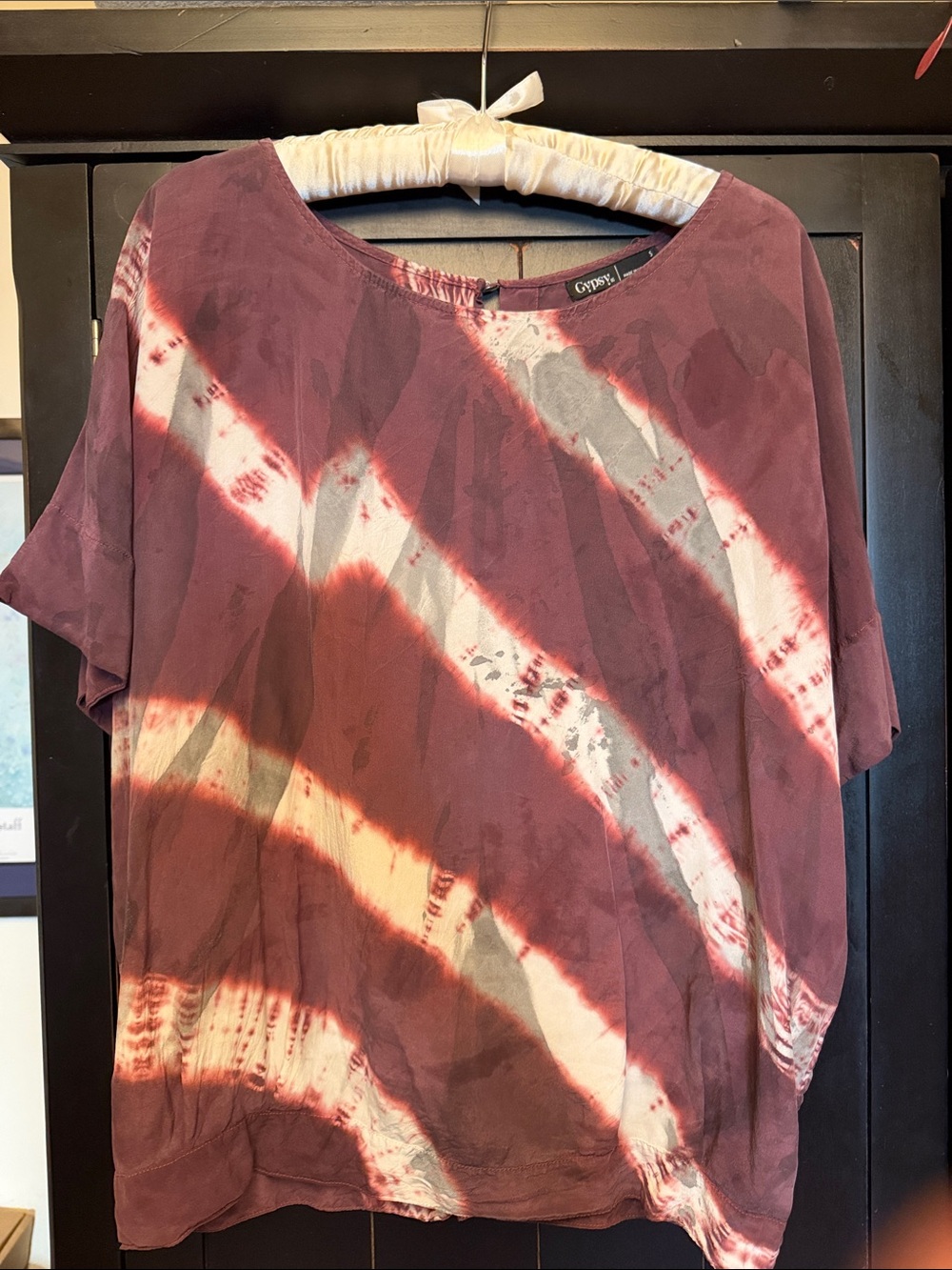Gypsy Diagonal Tie-Dye Short Sleeve Top - Burgundy and White